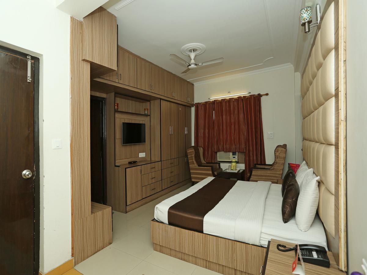 Oyo 10425 Queens Pearl Inn เดห์ราดุน ภายนอก รูปภาพ